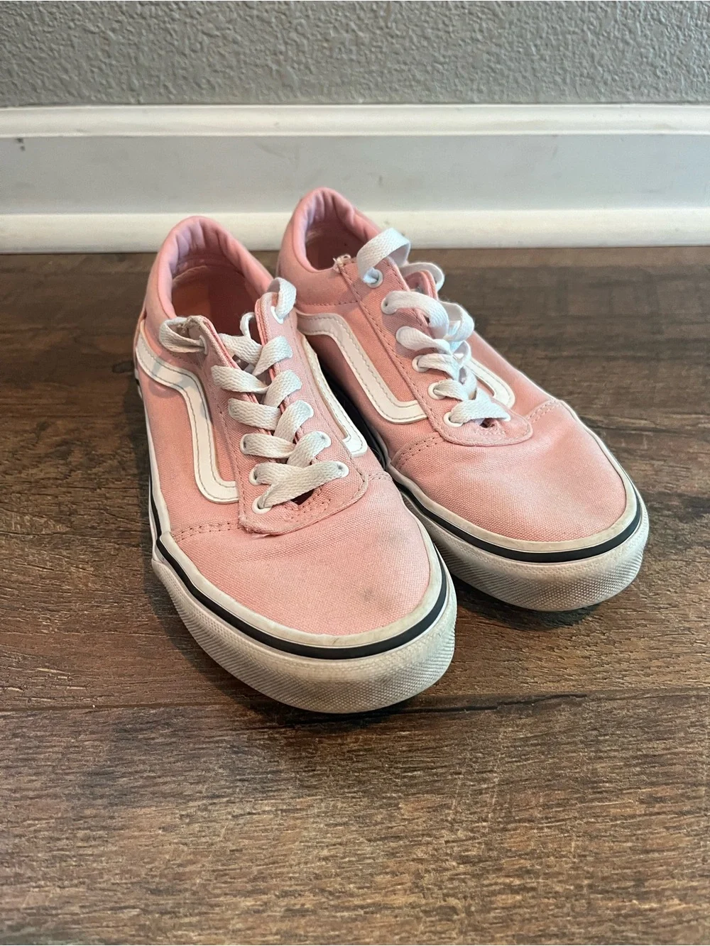 Vans girls bundle of 2 pairs of sneakers‎ size 3.5 & 4